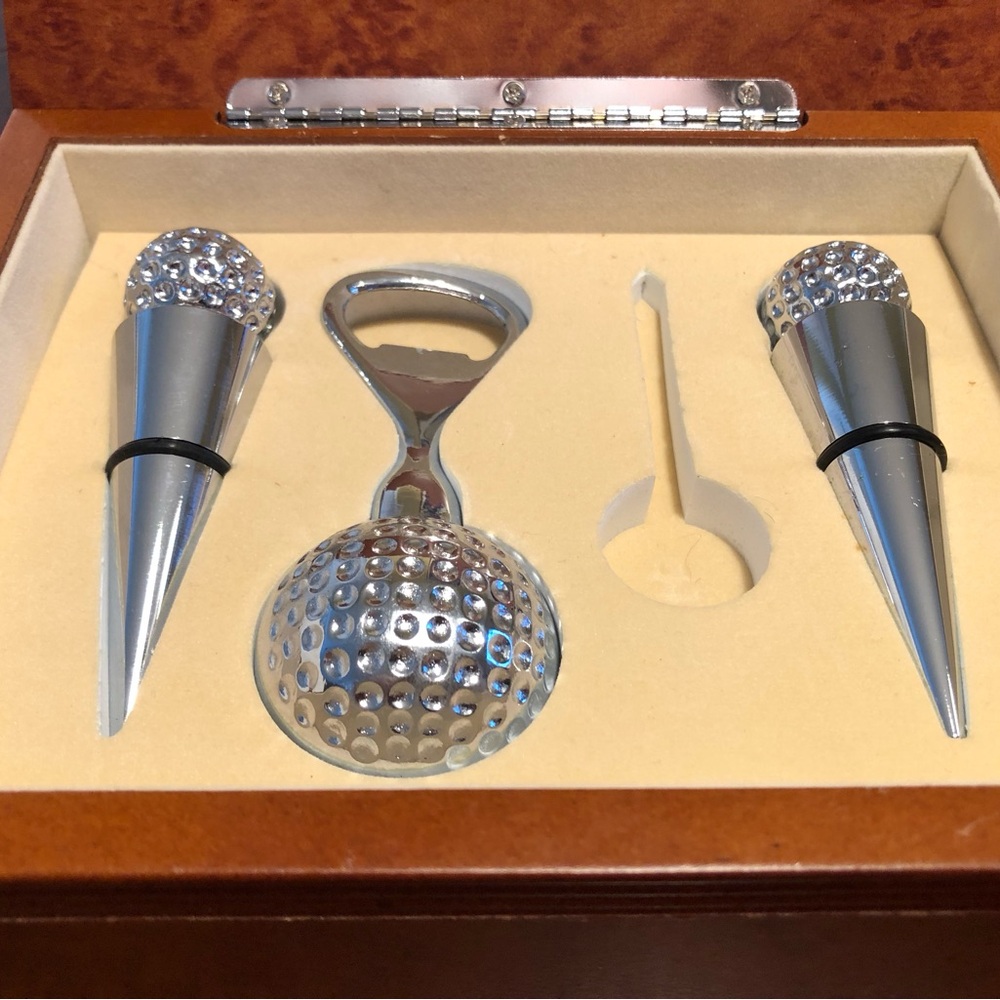 Cobblestone Park, a Ginn Club Community Wine Bottle Opener Gift Set 1 missing